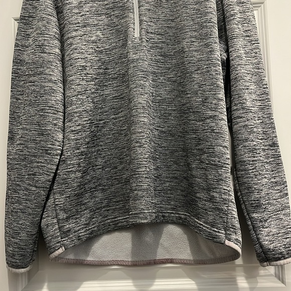 Under Armour Men’s Heathered Gray 1/4 zip Pullover Size L - Picture 5 of 9